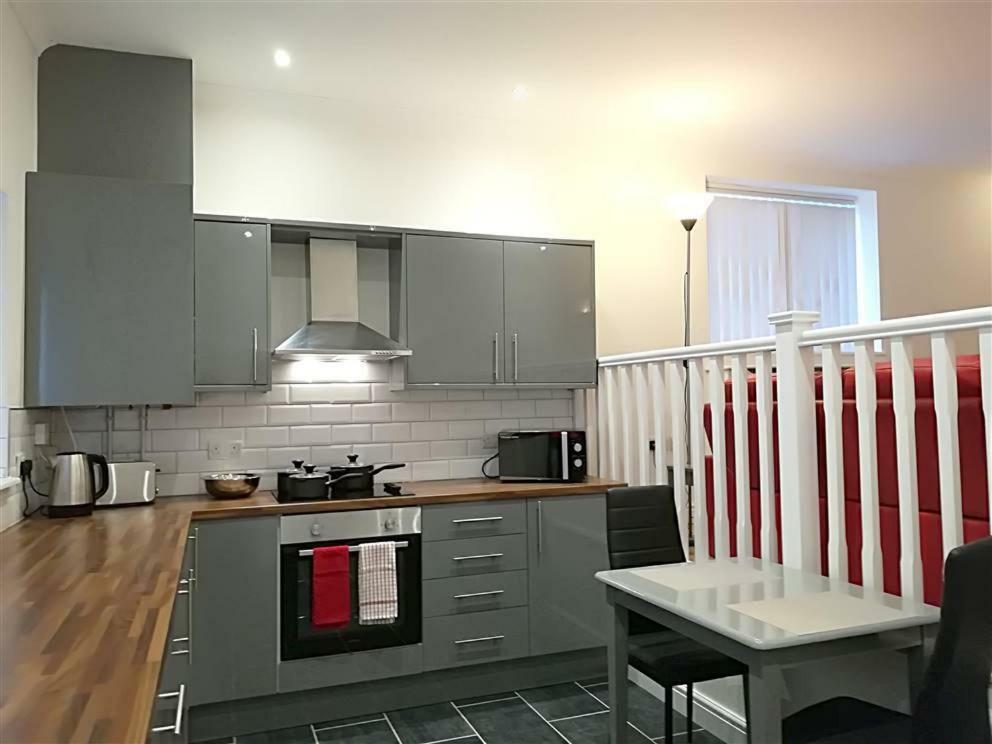 2 Bedroom Modern Apartment, Uplands, Swansea Extérieur photo